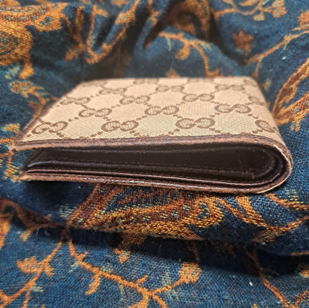 Gucci Beige and Brown Monogram Wallet Card Holder - Picture 3 of 17